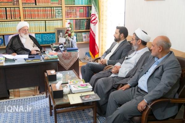 دیدار مدیرکل فرهنگ و ارشاد اسلامی استان یزد با امام جمعه دیدار مدیرکل فرهنگ و ارشاد اسلامی استان یزد با امام جمعه