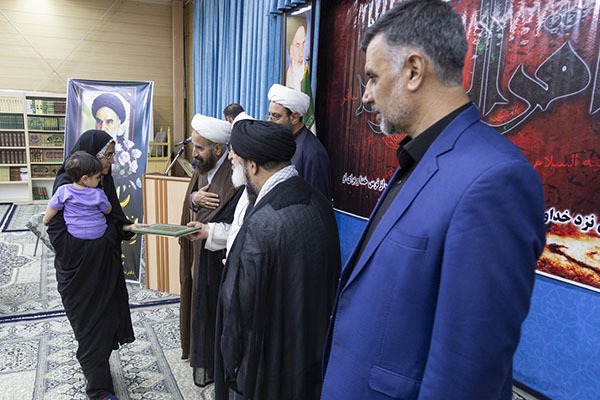 خانواده شهدای کانون‌های مساجد یزد تجلیل شدند