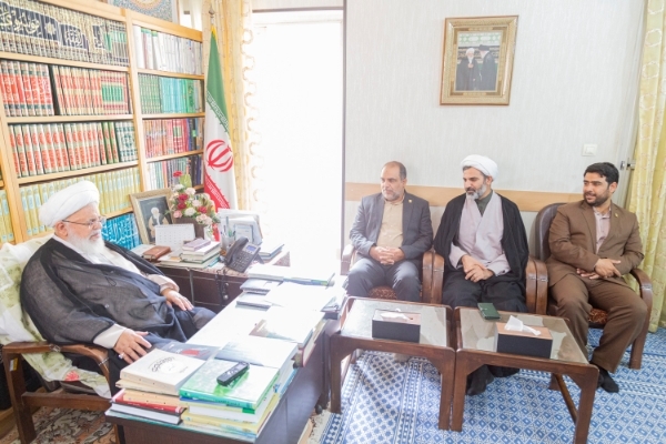 دیدار هیئت رئیسه دانشگاه فرهنگیان یزد با نماینده ولی‌فقیه در استان