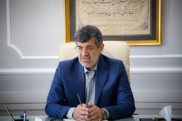 موانع توسعه نیروگاه‌های خورشیدی در یزد رفع شود