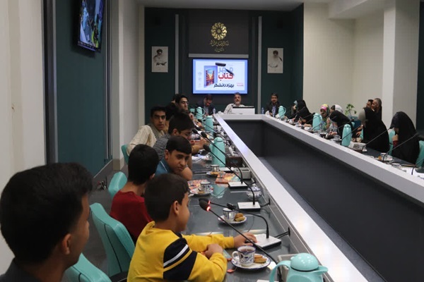 رویداد فرهنگی «مهرِ کتاب» در یزد برگزار شد