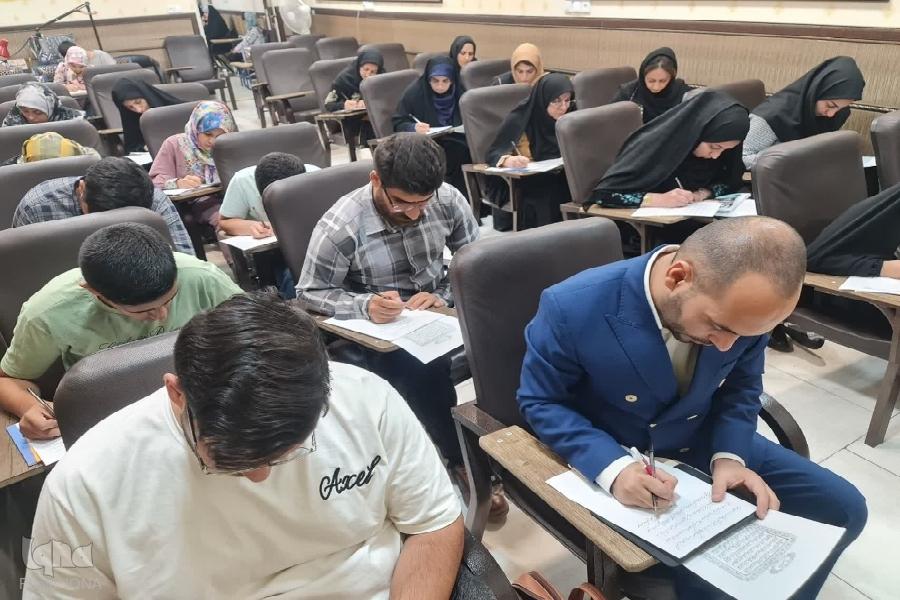 کتابت قرآن با خط شکسته برای اولین بار در کشور + عکس