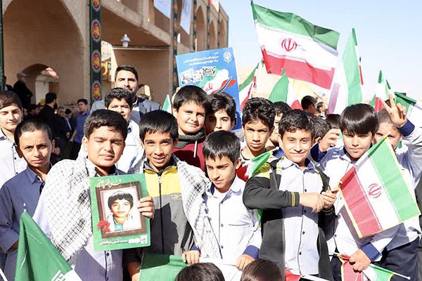 طنین استکبارستیزی یزدی‌ها در یوم‌الله ۱۳ آبان‌