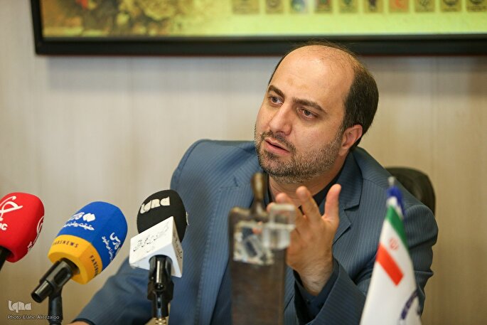 دانشجویان را به کار اجتماعی و ناظر به حل مسئله وارد کنیم