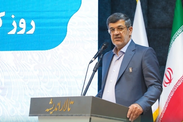 انس با کتاب راهی برای قرارگیری انسان در مسیر آگاهی و فرهیختگی است