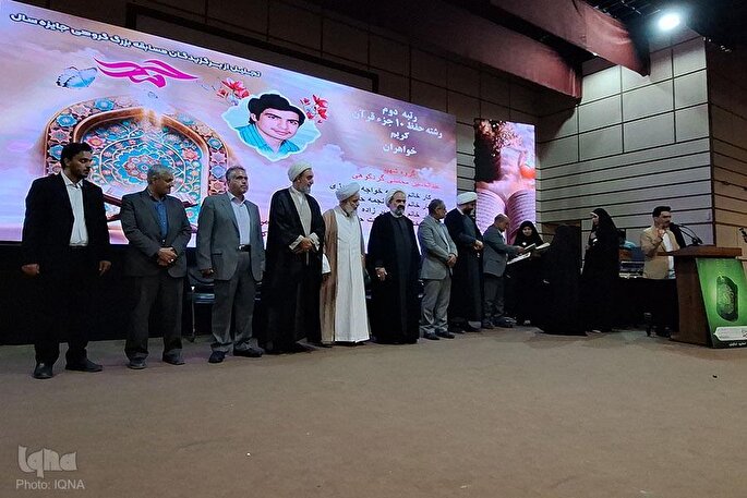 گردهمایی حافظان طرح «۴۰۰۰ حافظ قرآن ۴۰۰۰ شهید یزد» برگزار شد