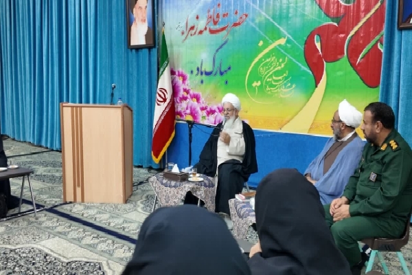 بانوان در تربیت نسل آینده از سیره حضرت زهرا(س) الهام بگیرند