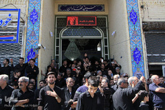 ⁨نخل‌گردانی در محله و حسینیه فهادان یزد⁩