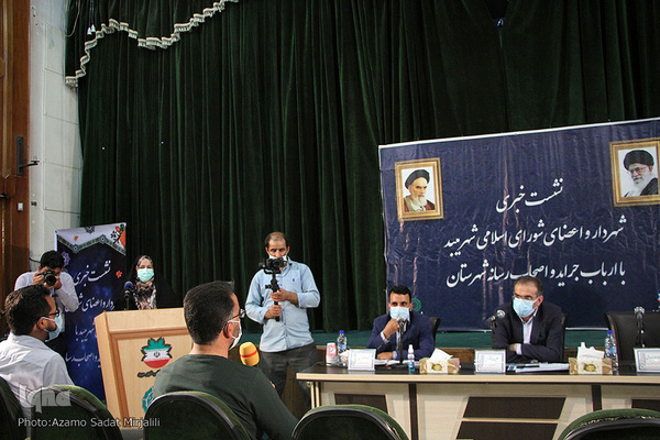 نشست خبری نقوی شهردار و اعضای شورای اسلامی شهر میبد‎‎