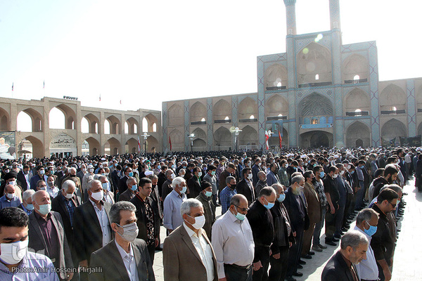 تشییع پیکر آیت الله علاقه بند در یزد