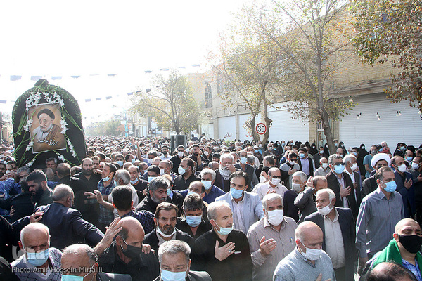 تشییع پیکر آیت الله علاقه بند در یزد