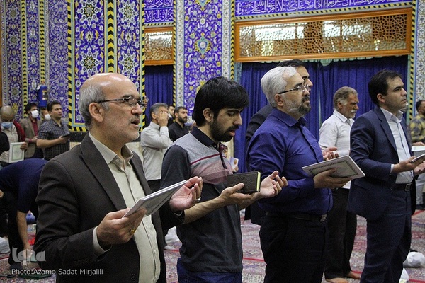 قرار بندگی؛ احیای شب نوزدهم رمضان در مسجد حظیره یزد