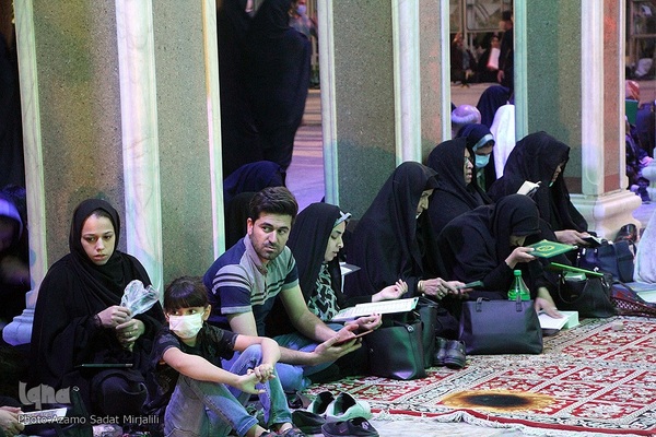 قرار بندگی؛ احیای شب نوزدهم رمضان در امامزاده سید جعفر محمد (ع) یزد