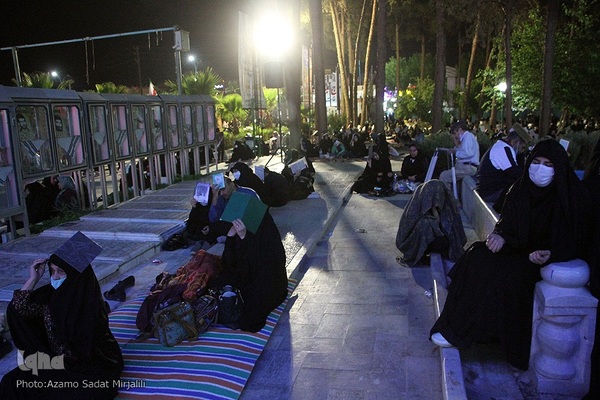 قرار بندگی؛ احیای شب نوزدهم رمضان در امامزاده سید جعفر محمد (ع) یزد