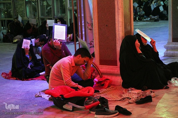 قرار بندگی؛ احیای شب نوزدهم رمضان در امامزاده سید جعفر محمد (ع) یزد