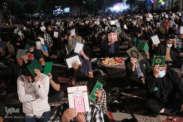 قرار بندگی؛ احیای شب نوزدهم رمضان در امامزاده سید جعفر محمد (ع) یزد