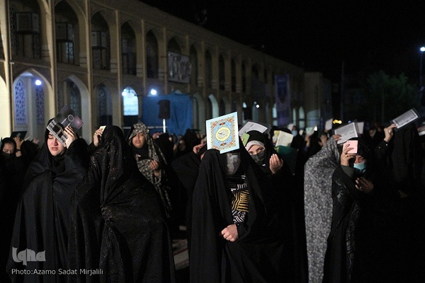 قرار بندگی؛ احیای شب نوزدهم رمضان در امامزاده سید جعفر محمد (ع) یزد
