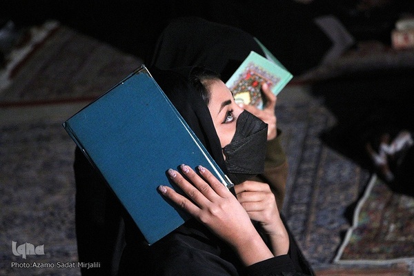 قرار بندگی؛ احیای شب نوزدهم رمضان در امامزاده سید جعفر محمد (ع) یزد