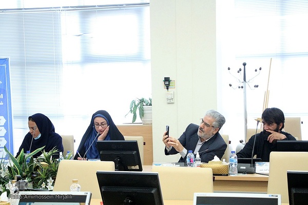 نشست خبری علی جم، مدیرعامل شرکت توزیع برق و مدیرکل دامپزشکی استان یزد