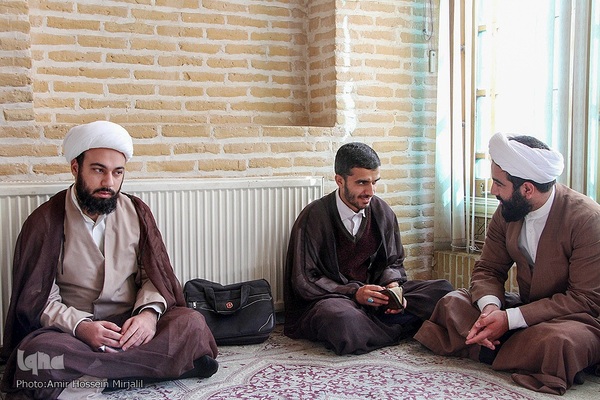 مدرسه تاریخی قدیمی و همچنان پابرجای علمیه خان یزد