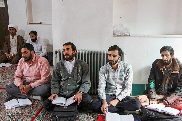 مدرسه تاریخی قدیمی و همچنان پابرجای علمیه خان یزد