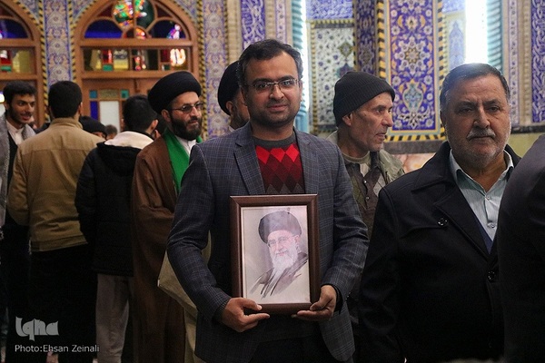 حضور پرشور مردم یزد در پایگاه انقلاب