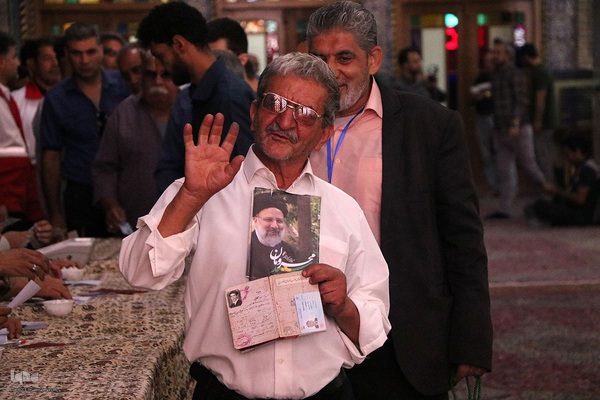 حماسه حضور یزدی‌ها در آغازین ساعات انتخابات ریاست‌ جمهوری‎