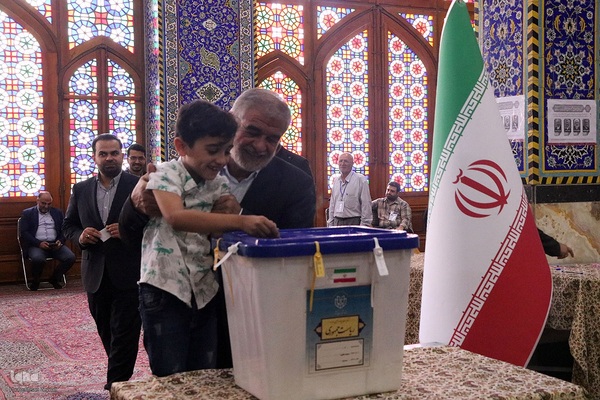 حماسه حضور یزدی‌ها در آغازین ساعات انتخابات ریاست‌ جمهوری‎