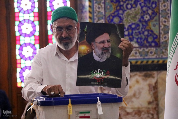 حماسه حضور یزدی‌ها در آغازین ساعات انتخابات ریاست‌ جمهوری‎