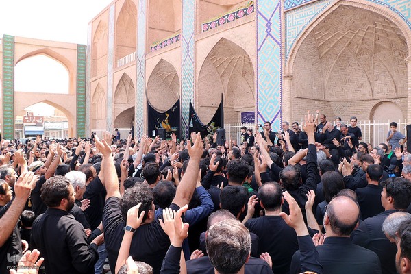 آیین نخل برداری هیئت حسینی نظرکرده یزد‎