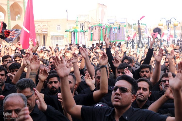 آیین نخل برداری هیئت حسینی نظرکرده یزد‎