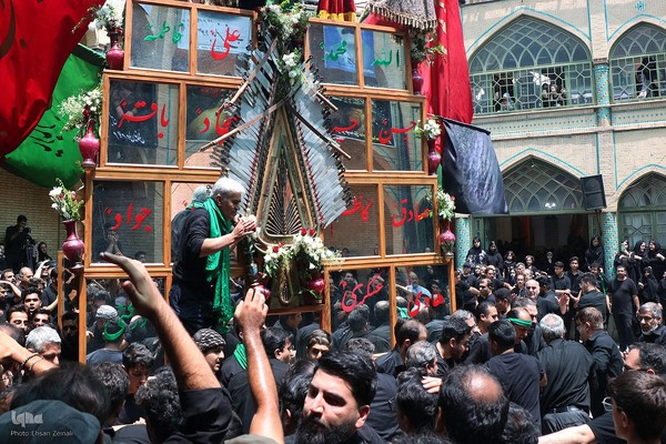 آیین نخل برداری هیئت حسینی نظرکرده یزد‎