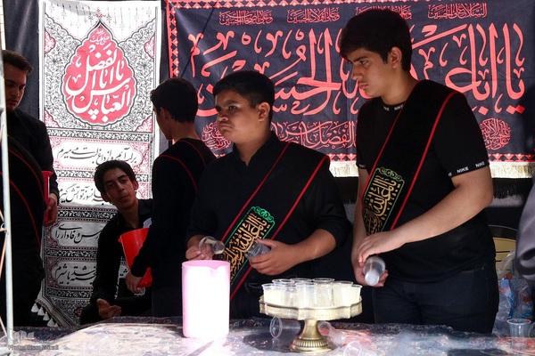 مراسم سنتی 13 محرم در مسجد ملااسماعیل یزد‎