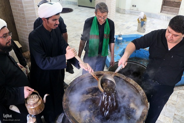 مراسم سنتی 13 محرم در مسجد ملااسماعیل یزد‎