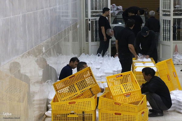 طبخ هفت هزار غذا همزمان با ظهر ۱۳ محرم در یزد‎