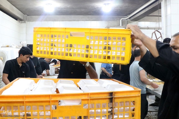 طبخ هفت هزار غذا همزمان با ظهر ۱۳ محرم در یزد‎