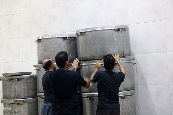 طبخ هفت هزار غذا همزمان با ظهر ۱۳ محرم در یزد‎