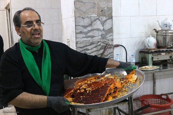طبخ هفت هزار غذا همزمان با ظهر ۱۳ محرم در یزد‎