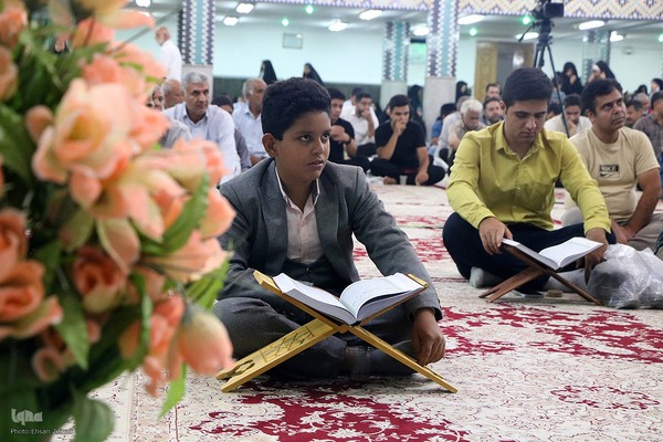 جشن میلاد پیامبر(ص) و کرسی تلاوت قرآن کریم در یزد