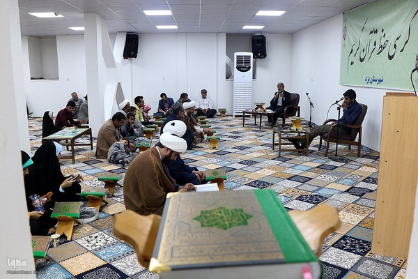 کرسی حفظ قرآن در یزد‎