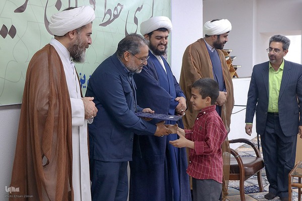 کرسی حفظ قرآن در یزد‎