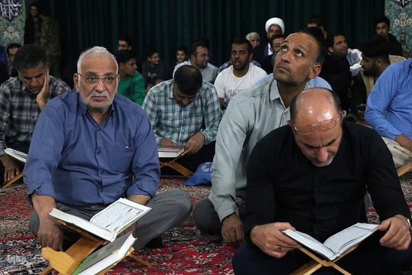 محفل قرآنی چلچراغ آیه‌ها در یزد‎