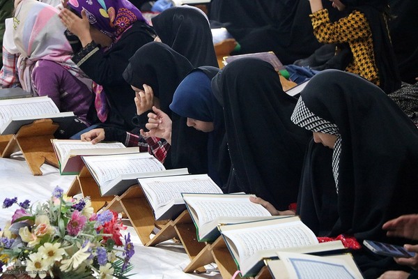 محفل قرآنی چلچراغ آیه‌ها در یزد‎