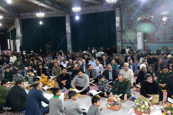 محفل قرآنی چلچراغ آیه‌ها در یزد‎