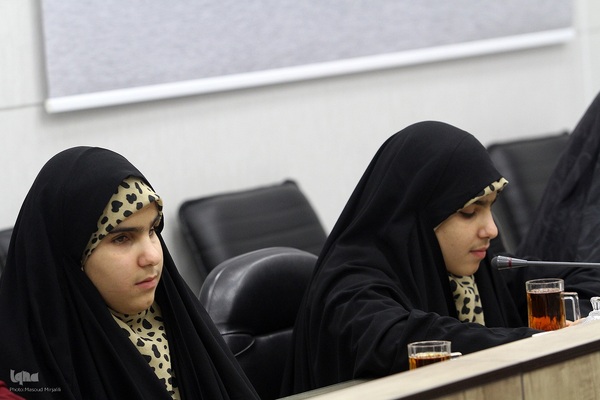 میزگرد ایکنا یزد به مناسبت هفته قرآن، عترت و نماز در مدارس‎