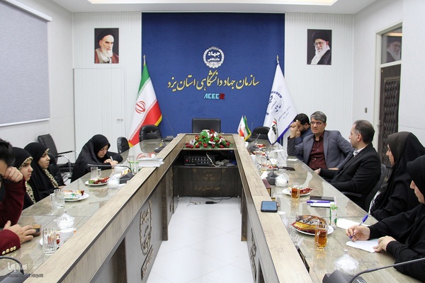 میزگرد ایکنا یزد به مناسبت هفته قرآن، عترت و نماز در مدارس‎