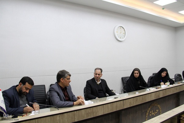 میزگرد ایکنا یزد به مناسبت هفته قرآن، عترت و نماز در مدارس‎