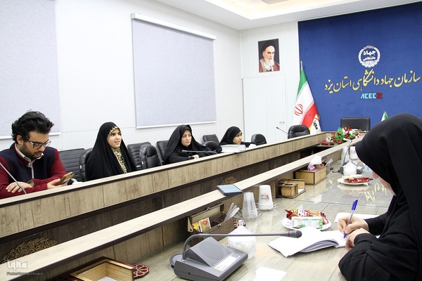 میزگرد ایکنا یزد به مناسبت هفته قرآن، عترت و نماز در مدارس‎