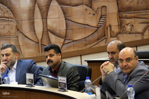 صحن علنی شورای اسلامی شهر یزد و تقدیم لایجه بودجه 1404 شهرداری