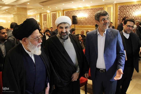 دیدار اعضای اتاق اصناف و اتحادیه های صنفی با استاندار یزد